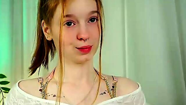 Amateur Webcam Teen Flashes Masturbates