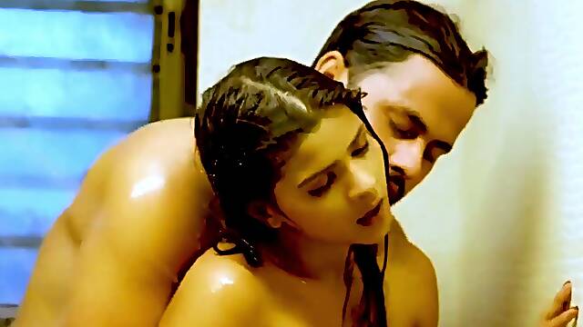 INDIAN BEAUTIFUL HOT ACTRESS POOJA KASHYAP SE SCENES