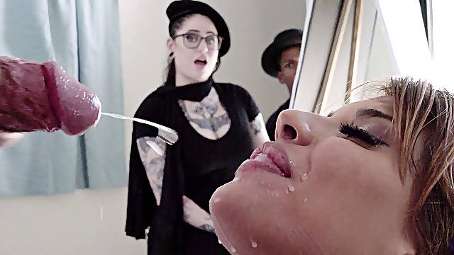 MILF Mercedes Carrera gets cumshots in her opened mouth