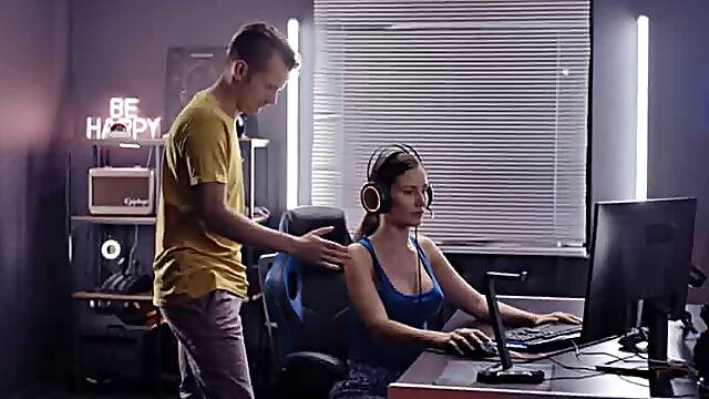 Time Frozen Mary Rock Gets Her Holes Stretched By Sam Bourne