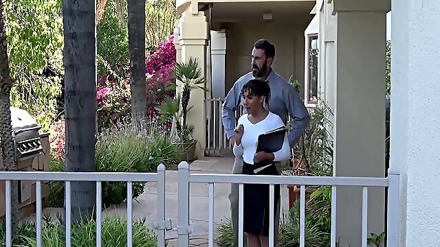 [psycho-thrillers.com] Liv Revamped - Swimming Lesson