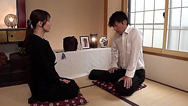 Mayu Aoyama Horny Widow