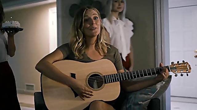 Sensuous Mona Wales crazy xxx clip