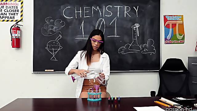 Cute Harmony Wonder spreads her legs for a strong dick in the classroom