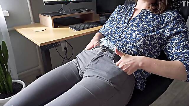 Sexy Secretary Showing Off Plump Camel Toe In Denim Jeans