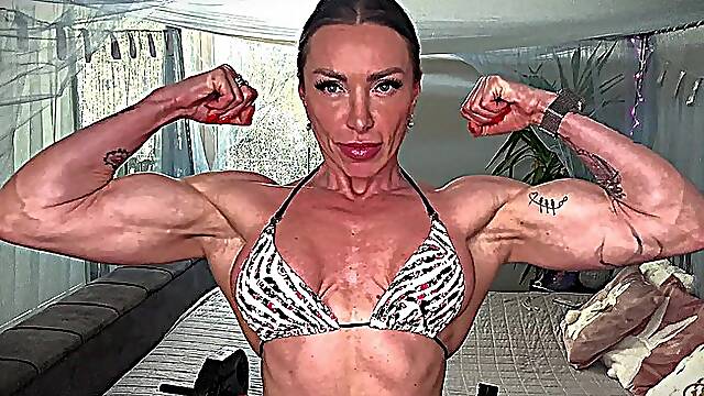 Muscle Magda - The Debut Pump