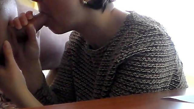 She sucked until he cums in her mouth