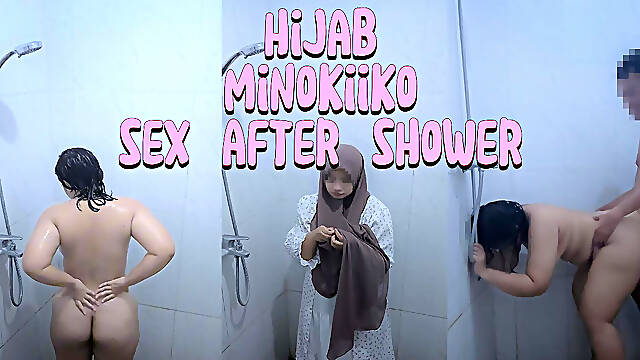 Hijab College Girl Take a Shower and Fucked by Landlord